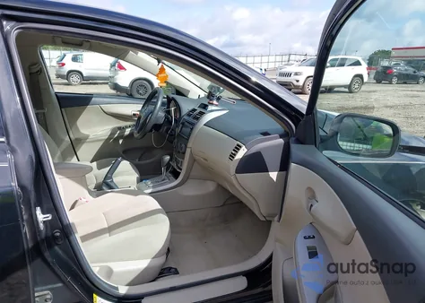 2013 Toyota Corolla Le z USA, uszkodzony, nr VIN 2T1BU4EE4DC098079